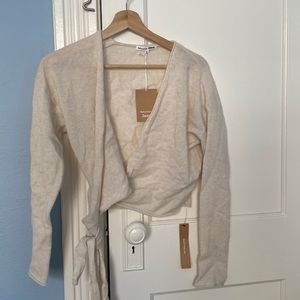 Reformation relaxed cashmere wrap in Gossamer with tags